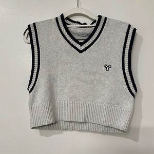 Aritzia TNA Sweater vest